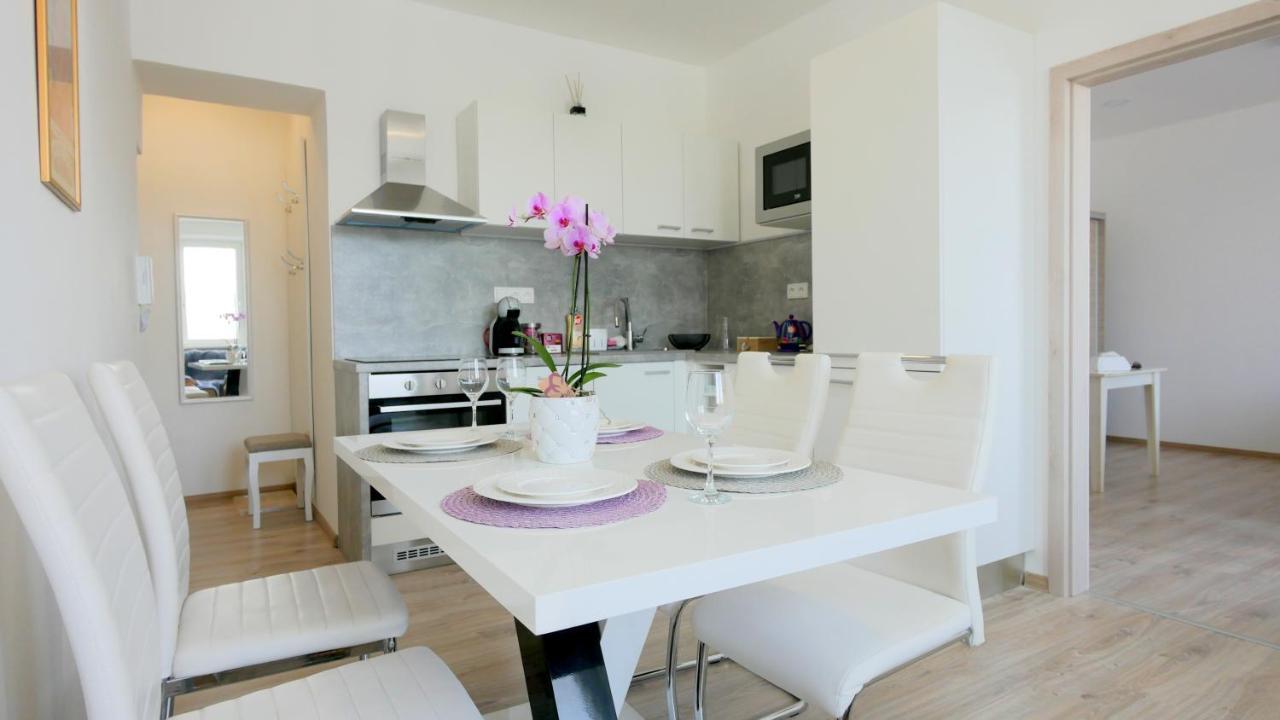 Apartman U Louckeho Klastera 2 Plus Kk Znojmo Exteriör bild