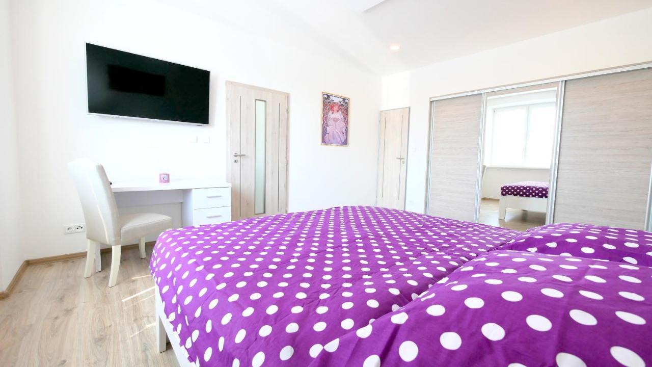Apartman U Louckeho Klastera 2 Plus Kk Znojmo Exteriör bild